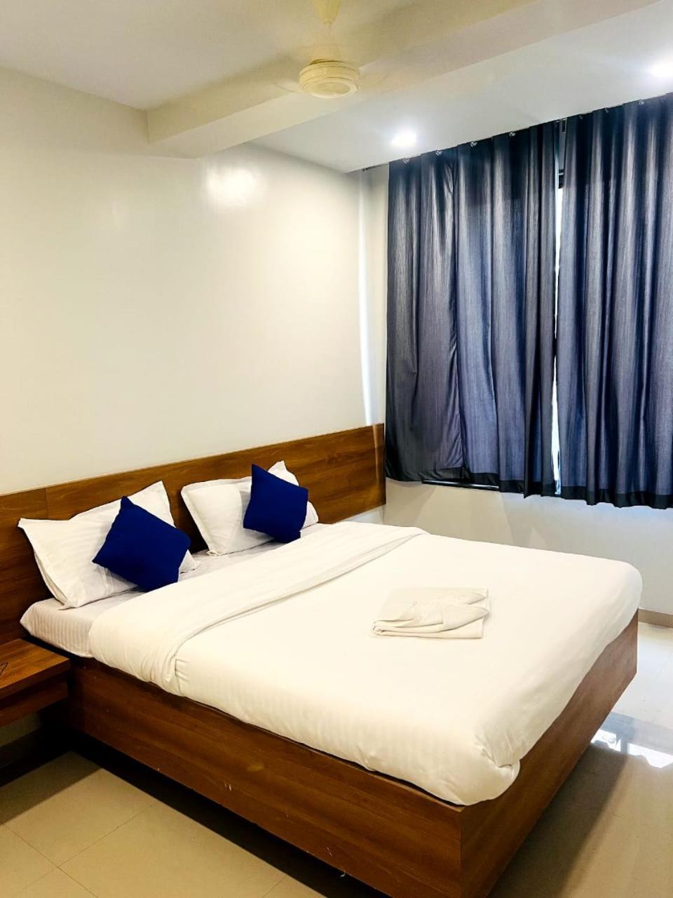 Hotel Sai Smruti Shirdi Exterior foto